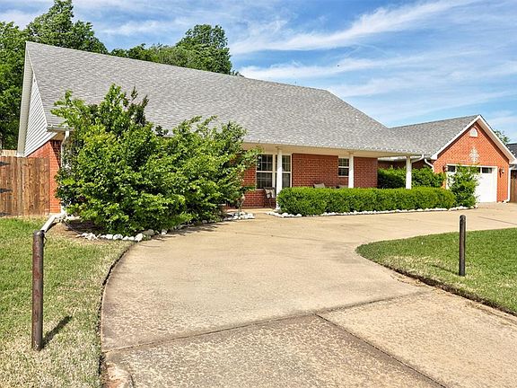 4th image of 502 Pool Ln