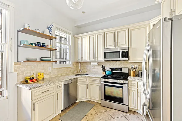 Sold by Compass | media 5