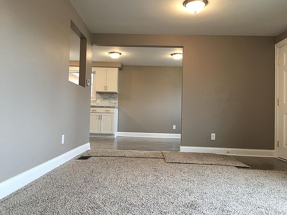 3rd image of 17 Tamark Ct