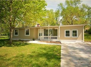 809 Rauscher Dr, Ballwin, MO 63011