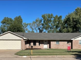 1005 Brentwood Dr, Ponca City, OK 74601