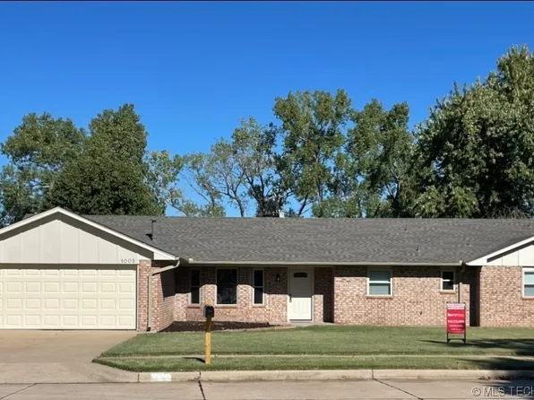 1005 Brentwood Dr, Ponca City, OK 74601