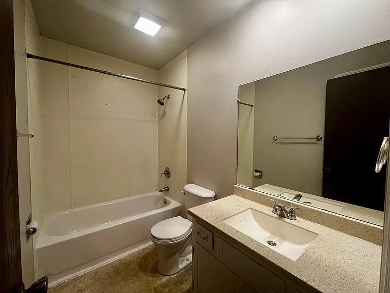 3326 Kendale Dr — Photo 4