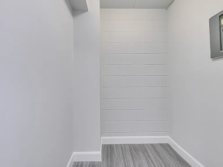 242 Linwell Rd — Photo 20