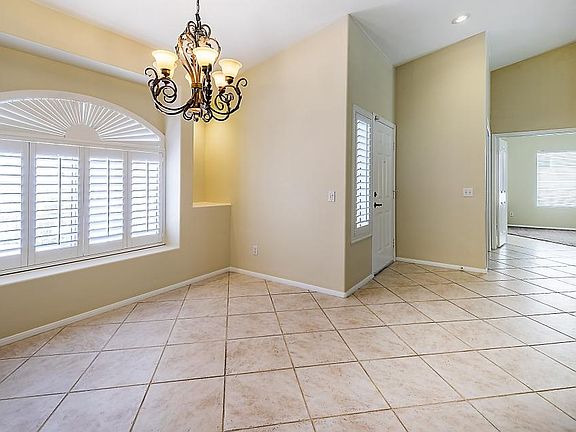 Dinning Room & Front Entry