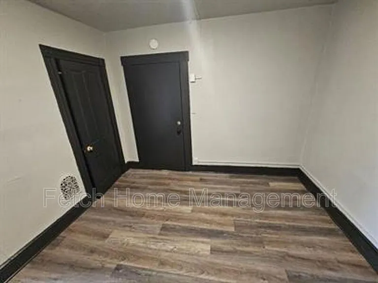 19 S Ann St #7 — Photo 5