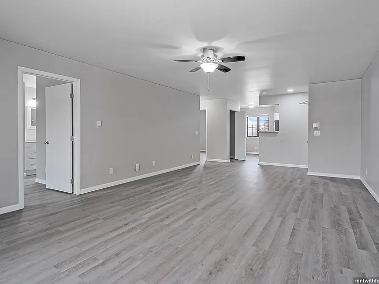 410 Fox Shores Dr — Photo 29