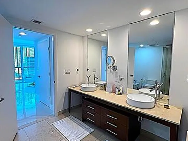 495 Brickell Ave #CU-1605 — Photo 12