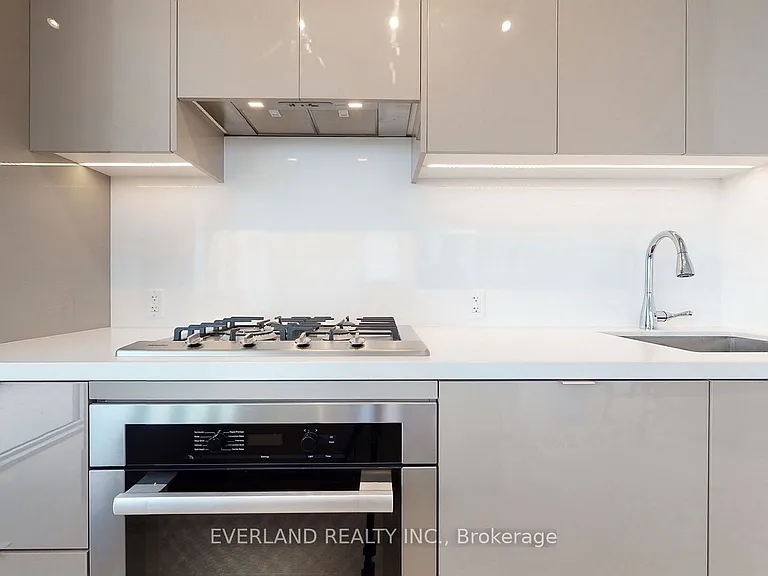 7 Grenville St #6105 — Photo 10