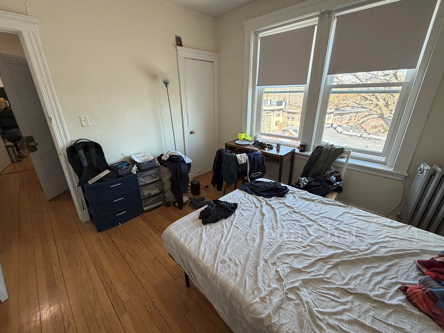 3 bed, 900 sqft, $2,425 — Photo 3