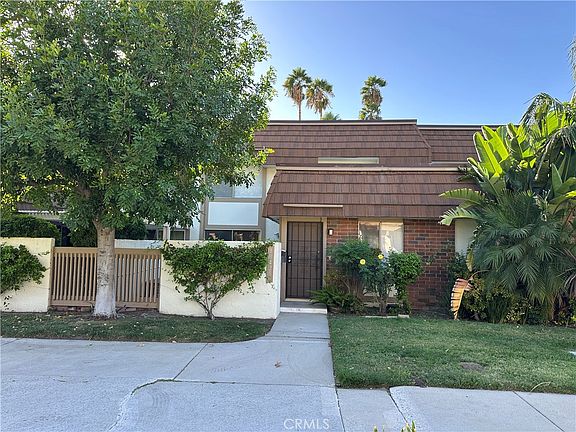 2nd image of 10425 Larwin Ave