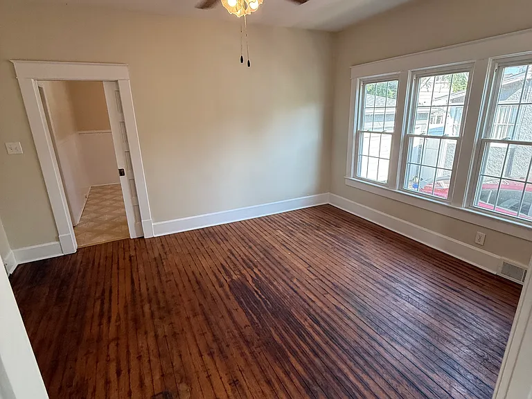 720 Seminary St — Photo 5