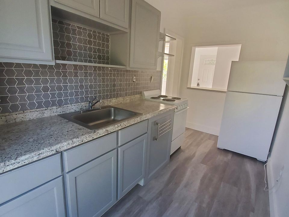 1st image of 14035 Vivian Dr #1