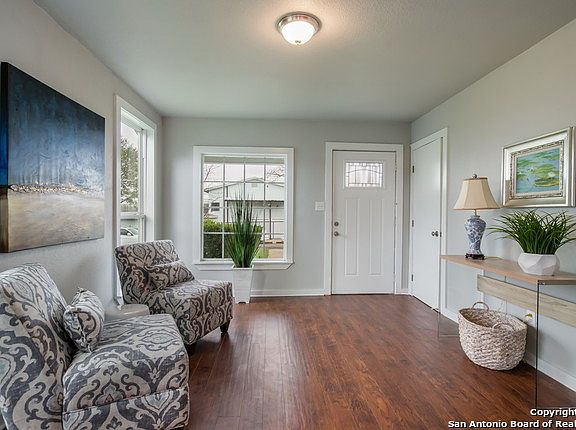 4th image of 307 Andricks Dr