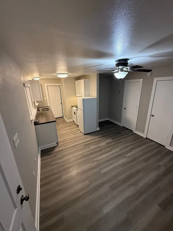 Studio, 1.0 bath, 448 sqft, $750 — Photo 3
