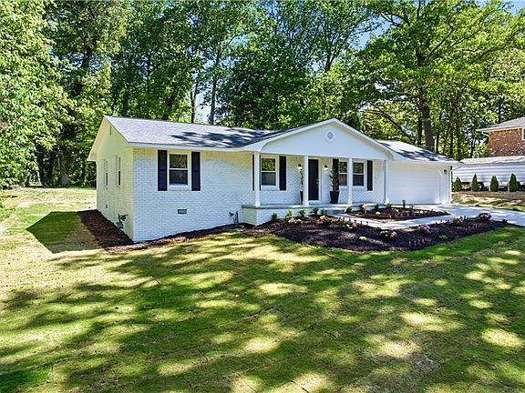 3rd image of 46 Hunting Creek Dr