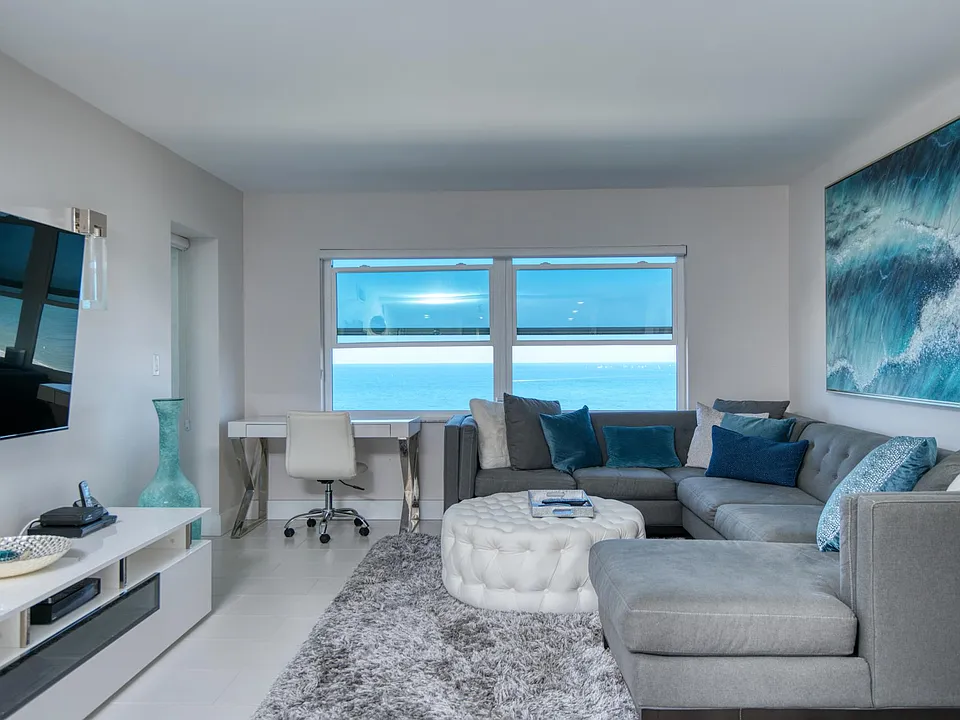 1270 Gulf Blvd #2006
