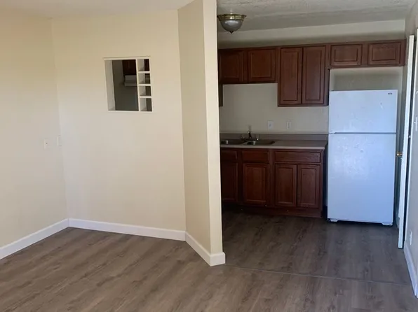 3712 Royal Crest St Unit 5, Paradise, NV 89119
