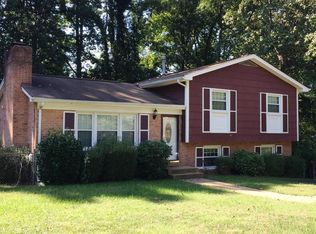 19004 Red Oak Ln, Triangle, VA 22172