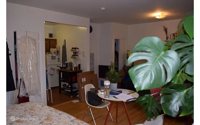 Rented by Douglas Elliman | media 7