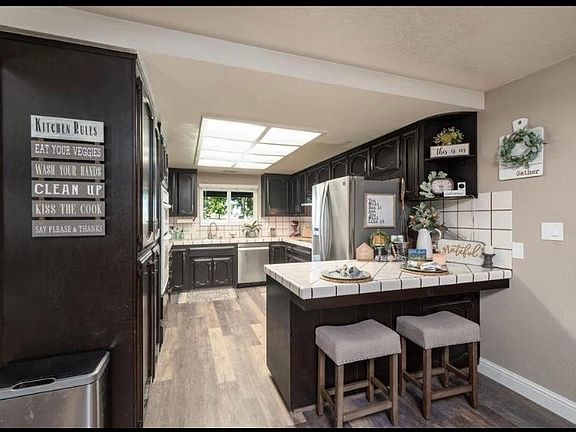 5th image of 674 Placer Ave