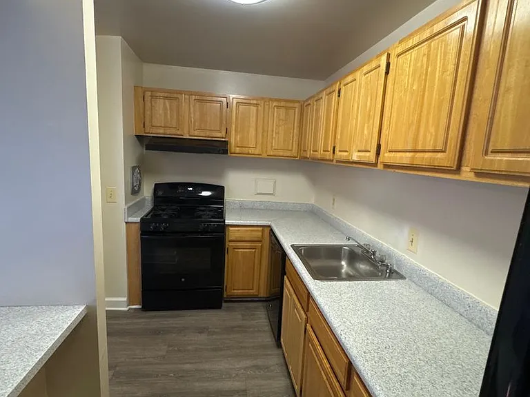 3331 Hewitt Ave #1 — Photo 1