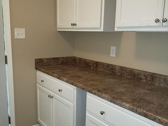 4th image of 8242 Cedarbrook Dr