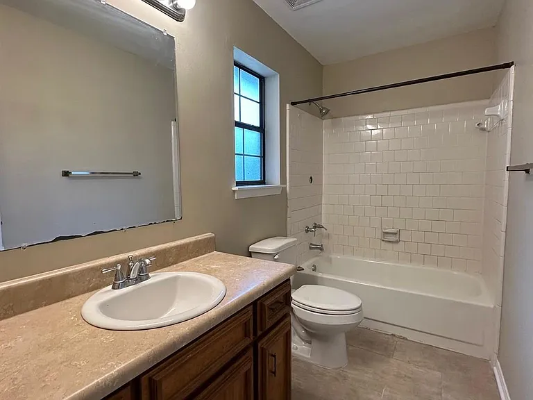 2374 Windstone Dr — Photo 11