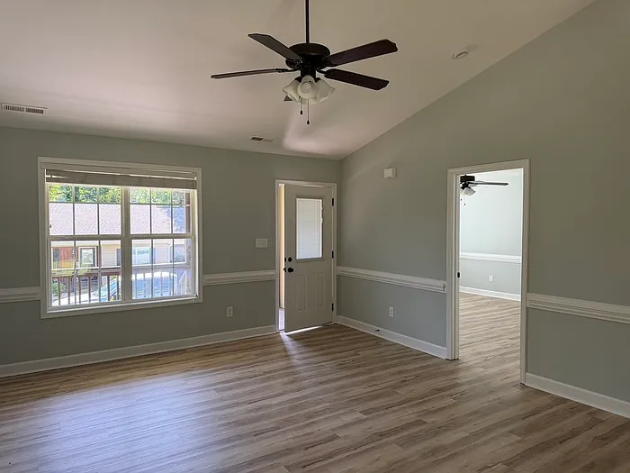 3 bed, 2.0 bath, $1,525 — Photo 4