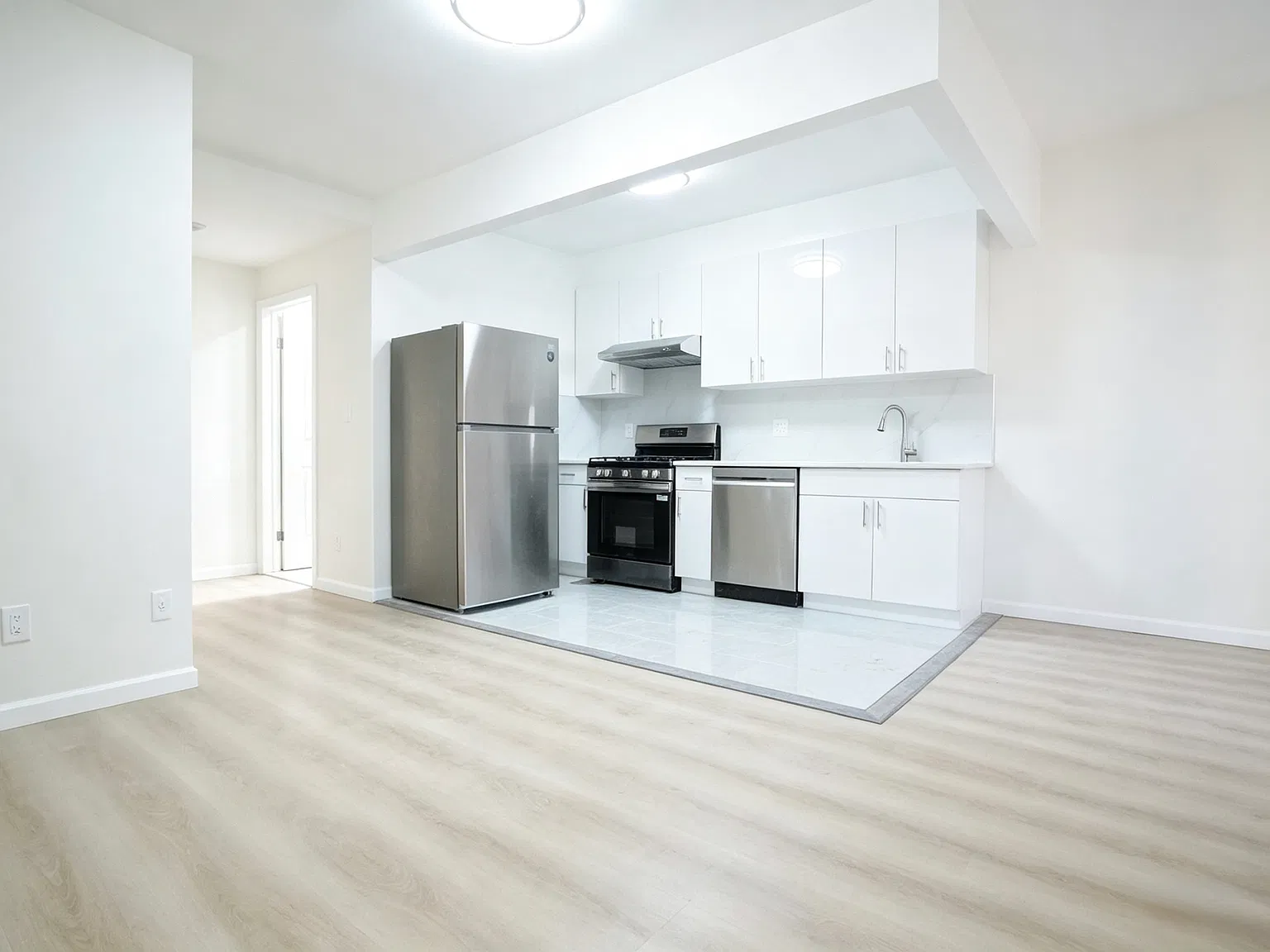 3 bed, 1100 sqft, $3,000 — Photo 3