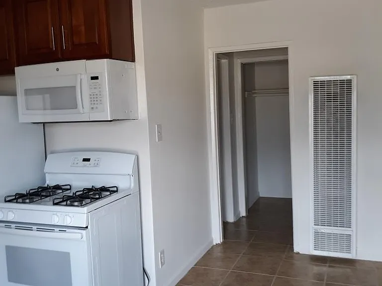 11920 Inglewood Ave #15 — Photo 7