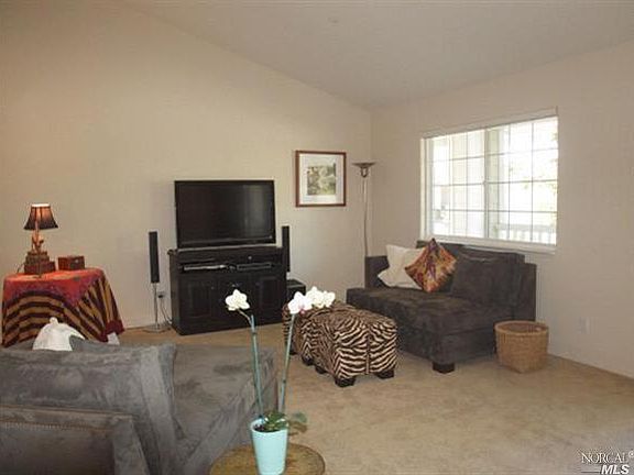 4th image of 473 Brownstone Ln
