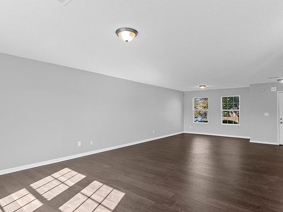 3rd image of 10081 Woodlee Cv