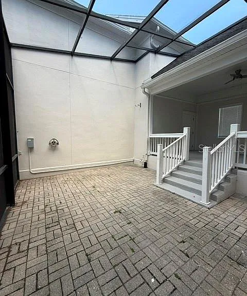 912 Waterside Dr — Photo 3