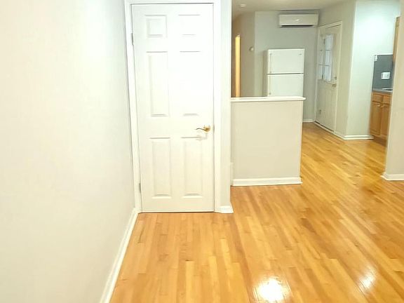3rd image of 1117 W Moyamensing Ave #2