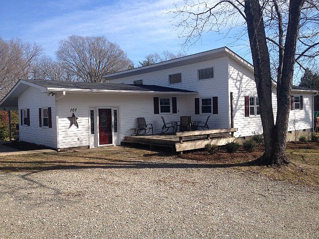 1st image of 107 Mooresville Park Cir