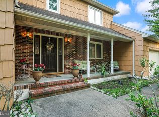7 Pheasant Dr, Lawrence Township, NJ 08648