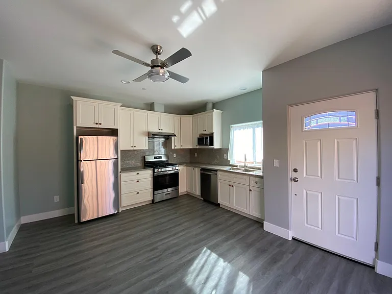 42847 Peachwood St — Photo 4