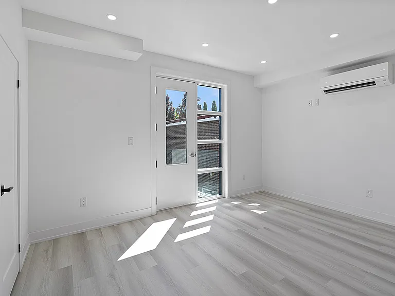 587 Oakwood Ave — Photo 83