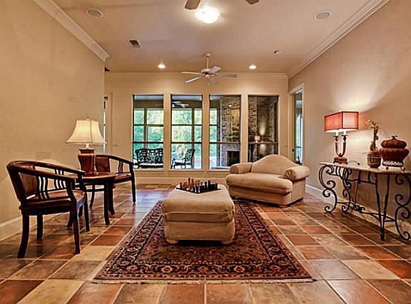 4th image of 1509 Stoneoak Dr