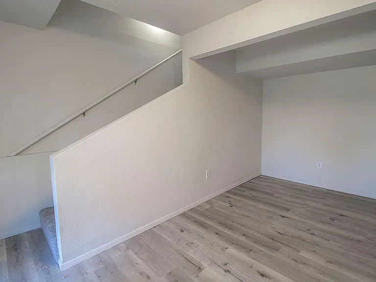 1005 W Ash St — Photo 21
