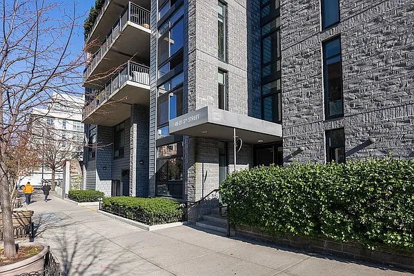 Rented by EASYRENT REALTY LLC | media 23