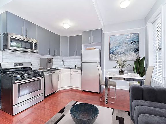 2nd image of 196 7th Ave APT 1