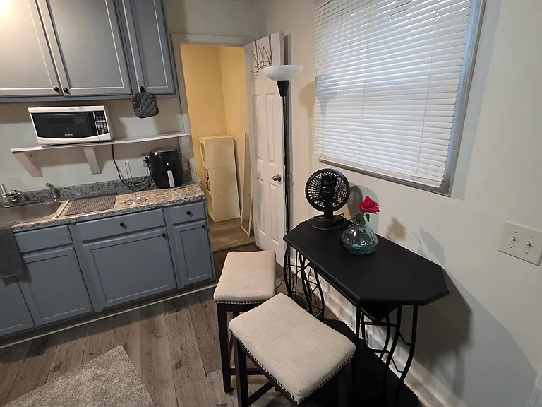 2886 Randall St #4 — Photo 4