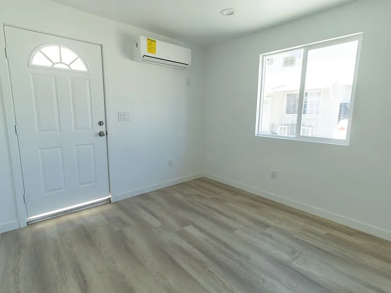 1939 N Strozier Ave — Photo 10
