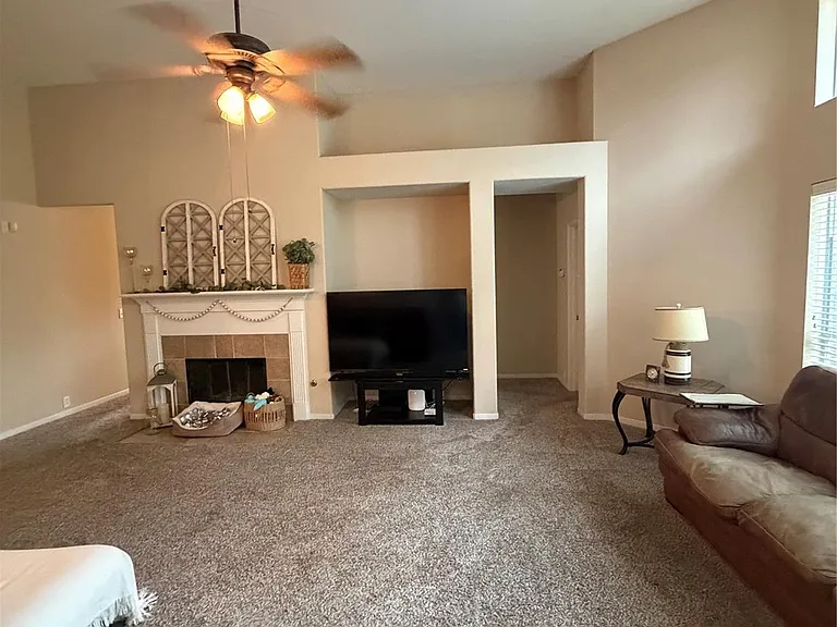 2922 Sandleigh Dr — Photo 8