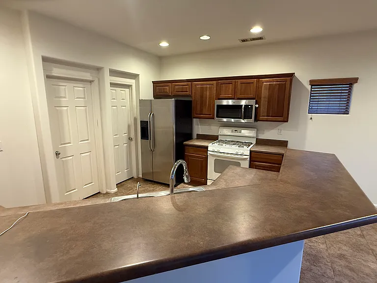 44640 W Yucca Ln — Photo 7