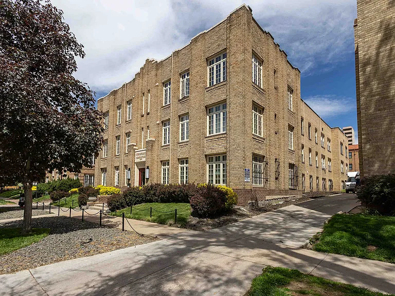 1010 N Sherman St — Photo 15