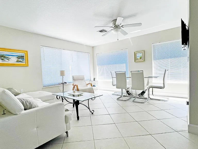 3541 NE Ocean Blvd #4 — Photo 8
