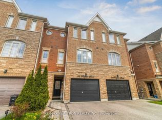 33 Pidgeon St, Toronto, ON M1L0C8